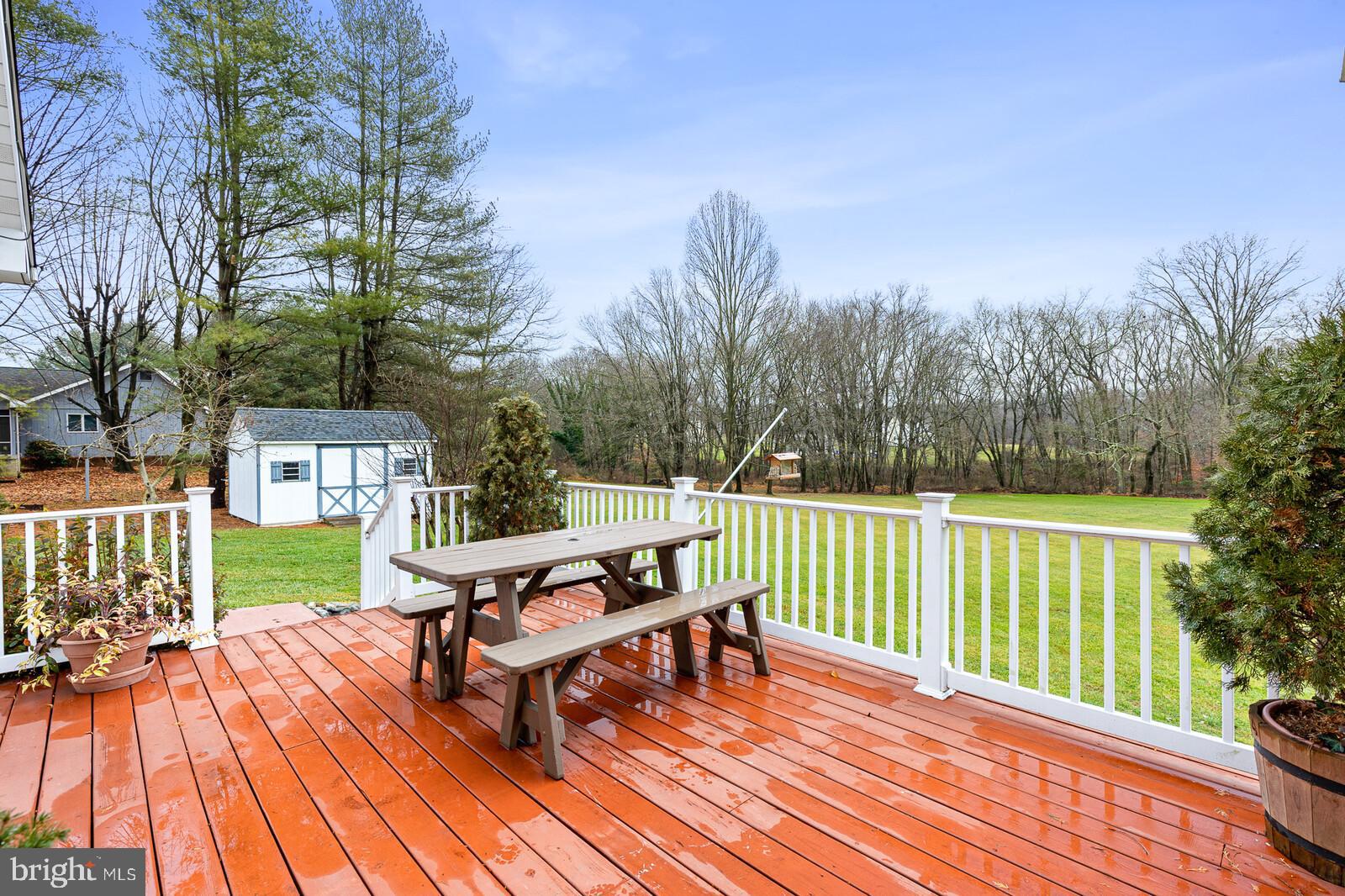 164 Middlecroft Road Elkton, MD 21921 - Photo 6 of 50 Rear deck