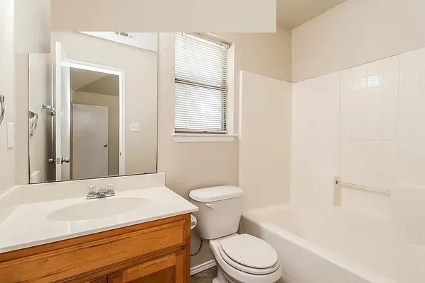 $1,295 | 136 Stewart Bend Court, Unit A, Azle, TX 76020