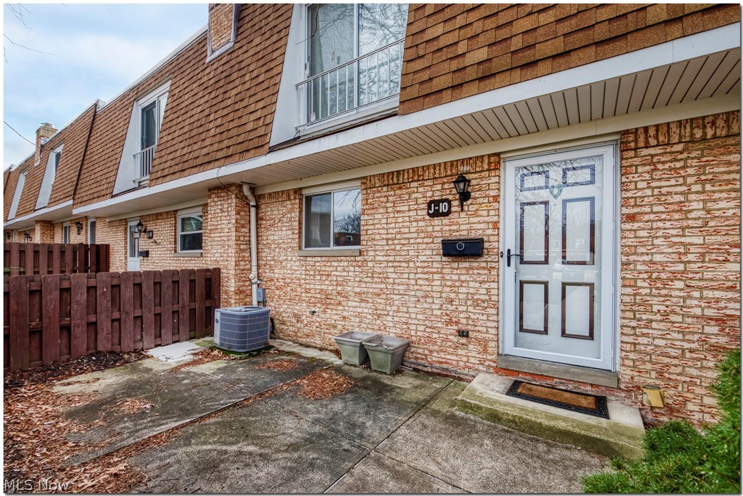 6472 State Road, Unit J10 Parma, OH 44134 - Photo 3 of 35