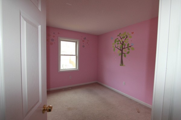 78 Wilmington Avenue Springfield, MA 01119 - Photo 5 of 13