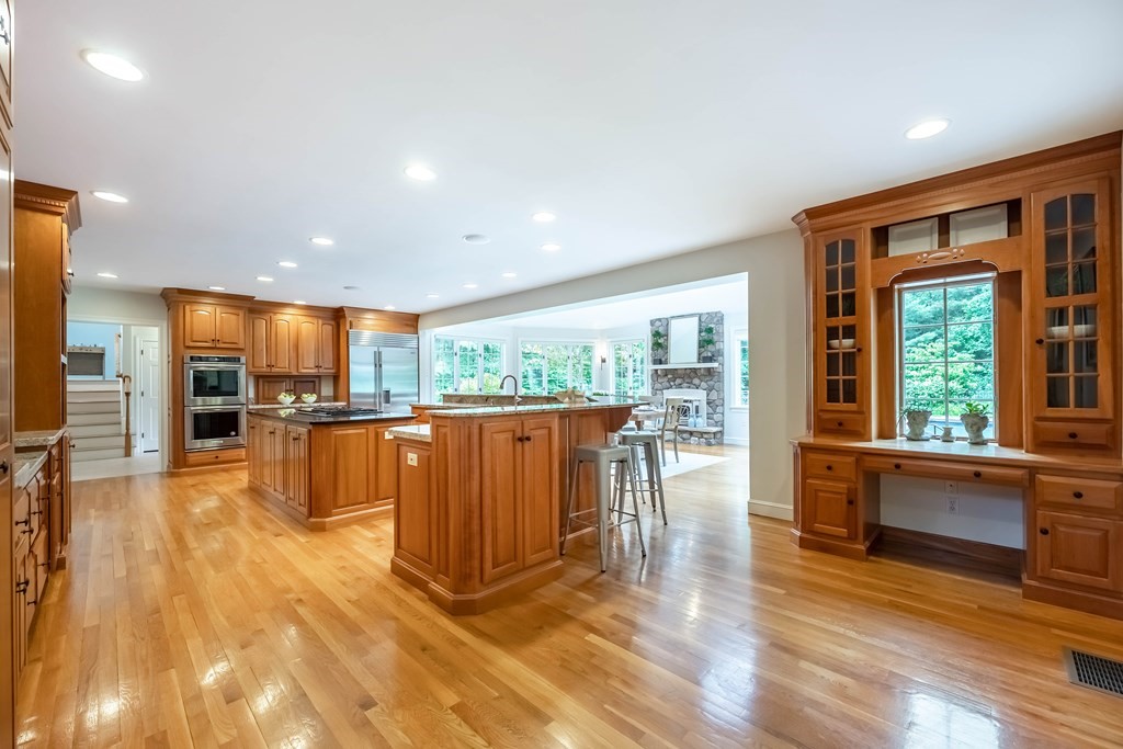 8 Farnham Circle Andover, MA 01810 - Photo 11 of 42