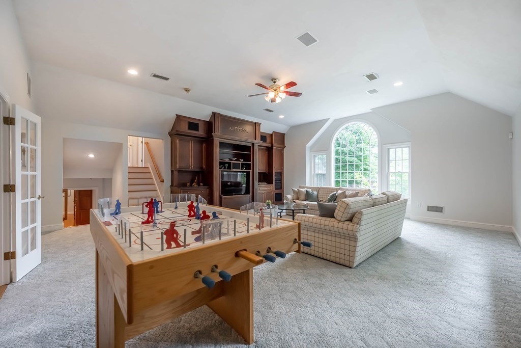 8 Farnham Circle Andover, MA 01810 - Photo 19 of 42