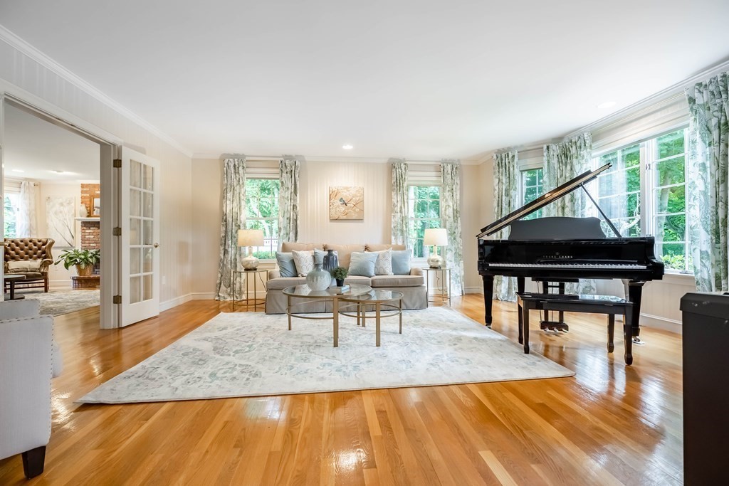 8 Farnham Circle Andover, MA 01810 - Photo 4 of 42