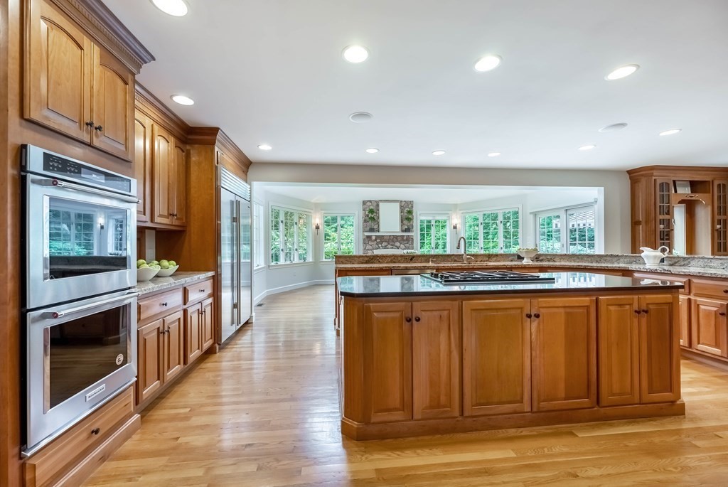 8 Farnham Circle Andover, MA 01810 - Photo 9 of 42