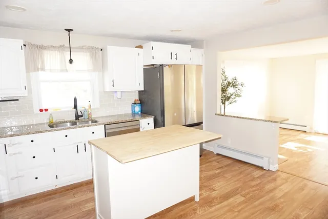 $2,800 | 8 New Fitchburg Road, Townsend, MA 01474