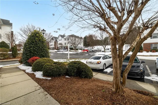 $190,000 | 4285 Cedarcroft Court, Unit 1D, Greensboro, NC 27409