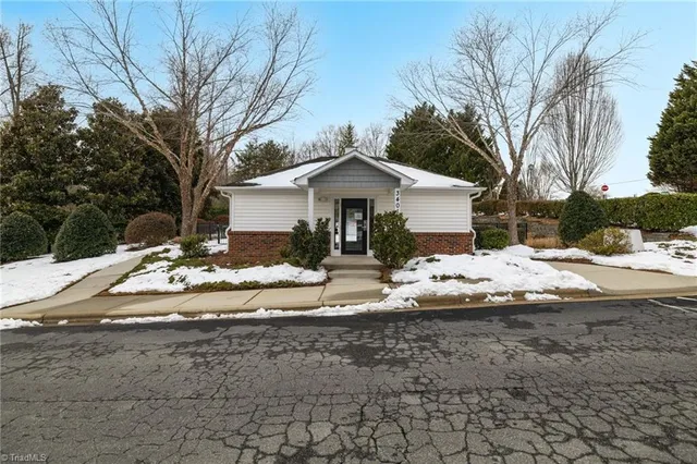 $190,000 | 4285 Cedarcroft Court, Unit 1D, Greensboro, NC 27409