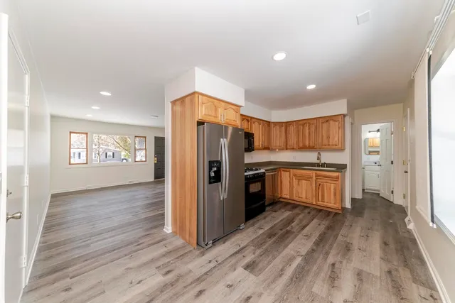 $2,800 | 1008 South 10th Avenue, St. Charles, IL 60174