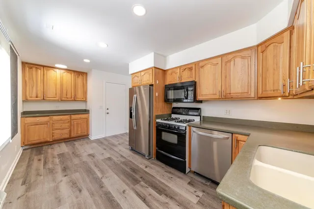 $2,800 | 1008 South 10th Avenue, St. Charles, IL 60174