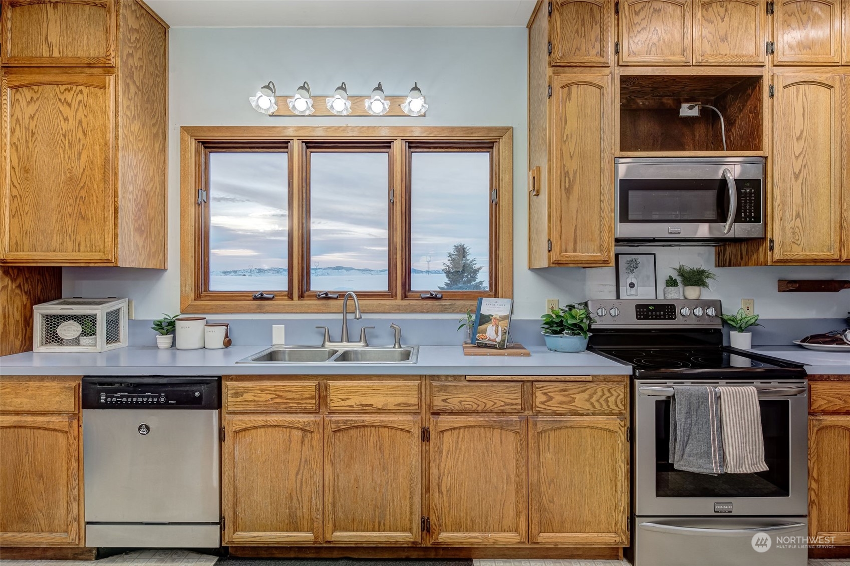 365 Rd O Northwest Waterville, WA 98858 - Photo 10 of 29 Gallery Image 10
