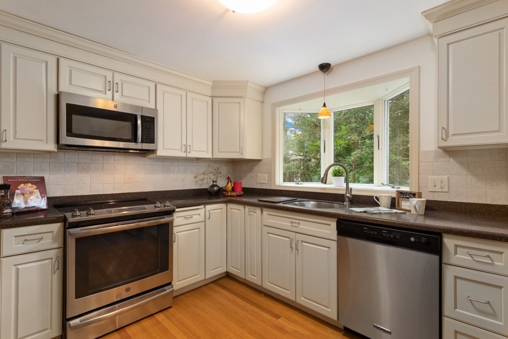 105 Gleason Road Reading, MA 01867 - Photo 14 of 40 Gallery Image 14