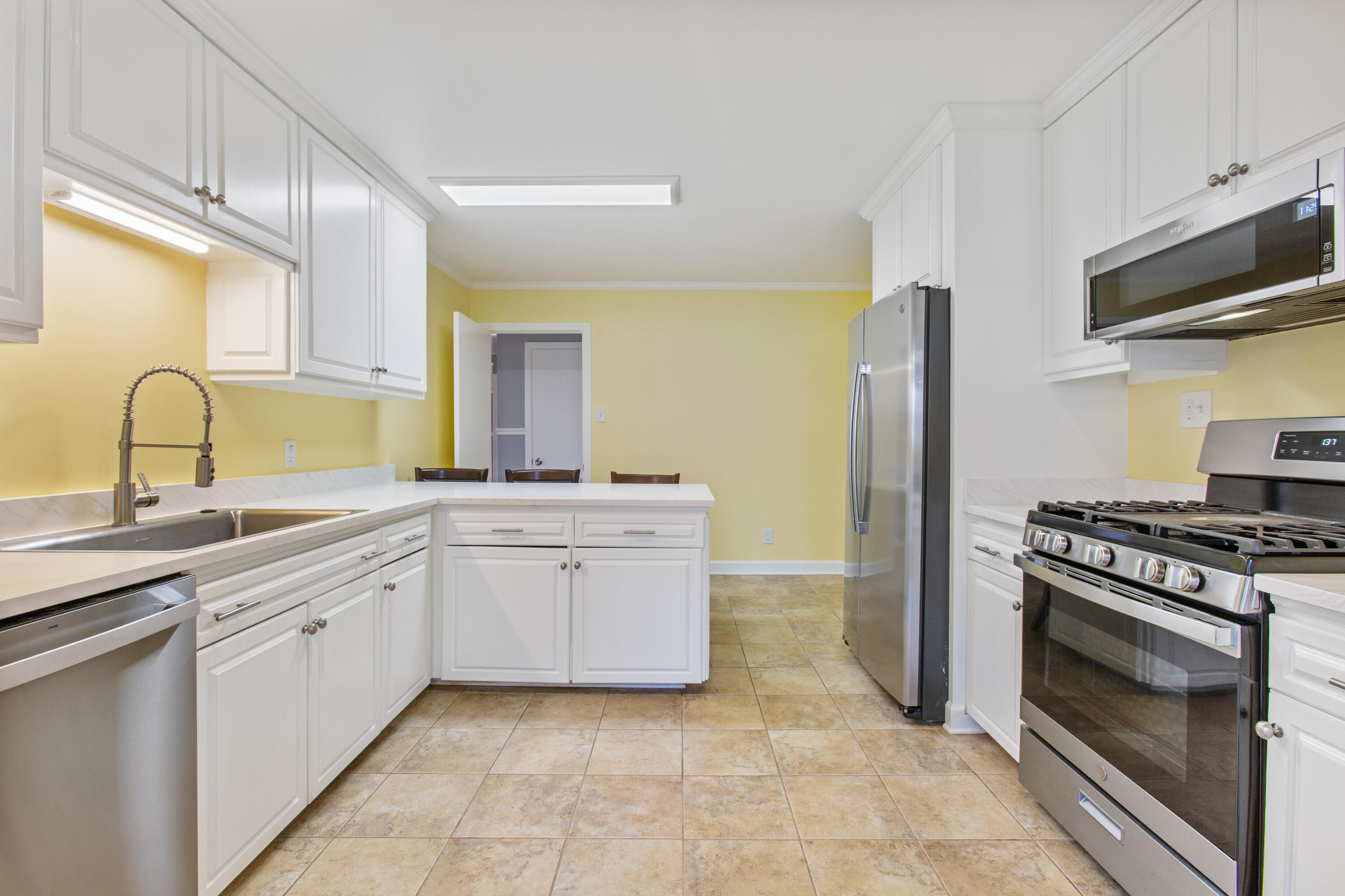 113 Center Street Moncks Corner, SC 29461 - Photo 11 of 31 kitchen