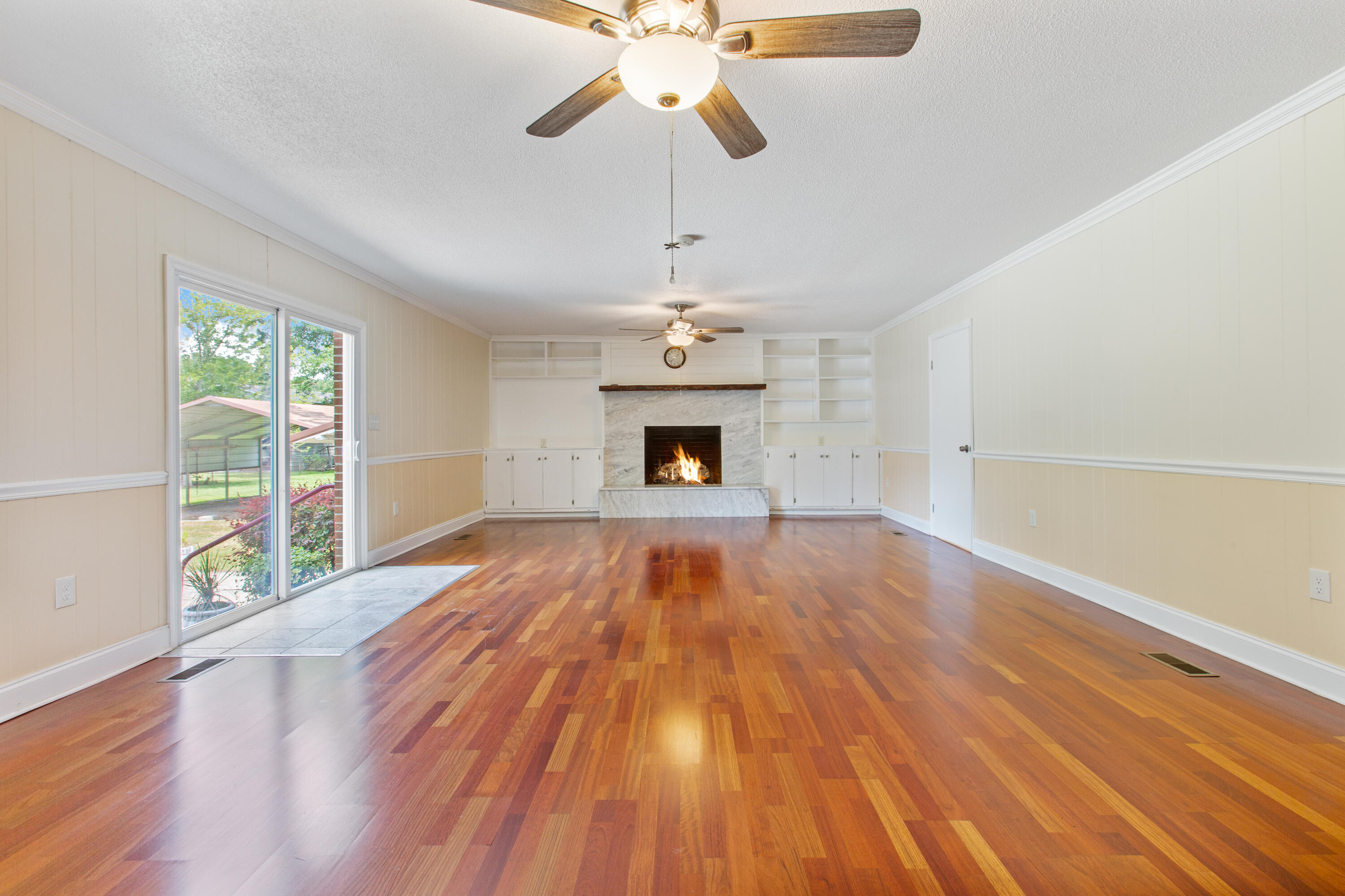 113 Center Street Moncks Corner, SC 29461 - Photo 4 of 31 113 center st great room