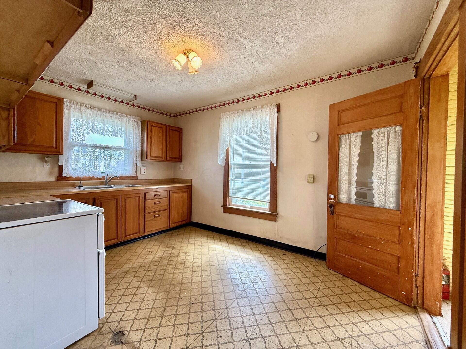 15825 State Rte 207 Mount Sterling, OH 43143 - Photo 5 of 47 Kitchen 2nd view