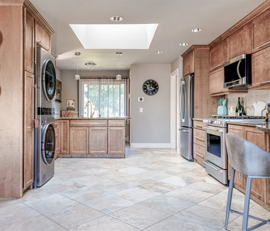 11 Dees Circle Warwick, RI 02889 - Photo 12 of 50