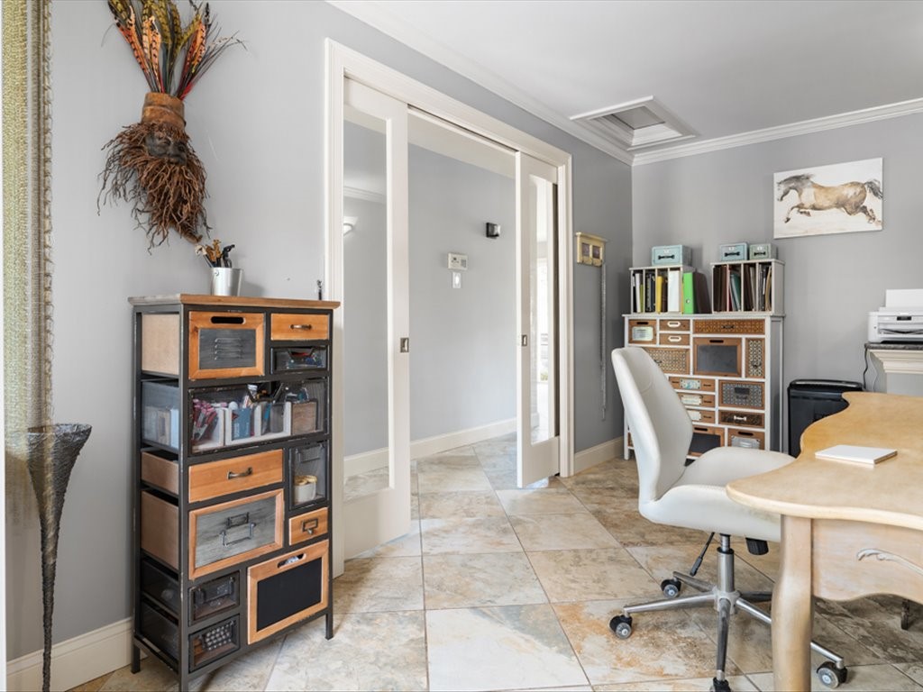 11 Dees Circle Warwick, RI 02889 - Photo 18 of 50 Office