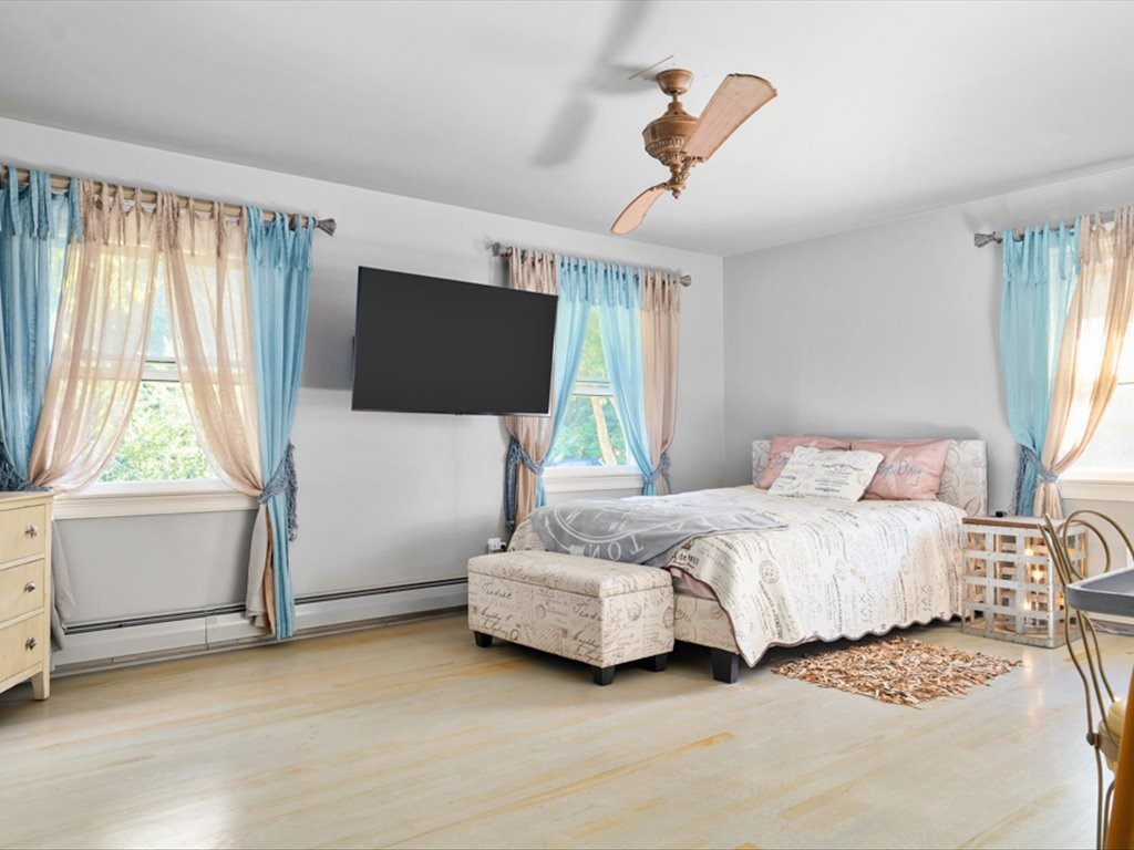 11 Dees Circle Warwick, RI 02889 - Photo 24 of 50 Guest En-Suite Bedroom