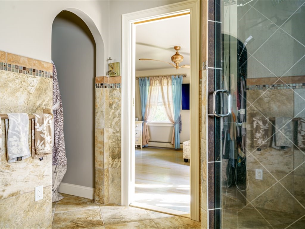 11 Dees Circle Warwick, RI 02889 - Photo 26 of 50 Guest En-Suite Bathroom