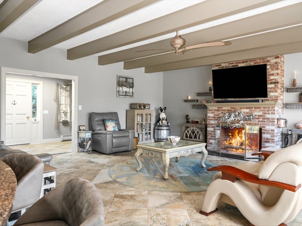 11 Dees Circle Warwick, RI 02889 - Photo 7 of 50