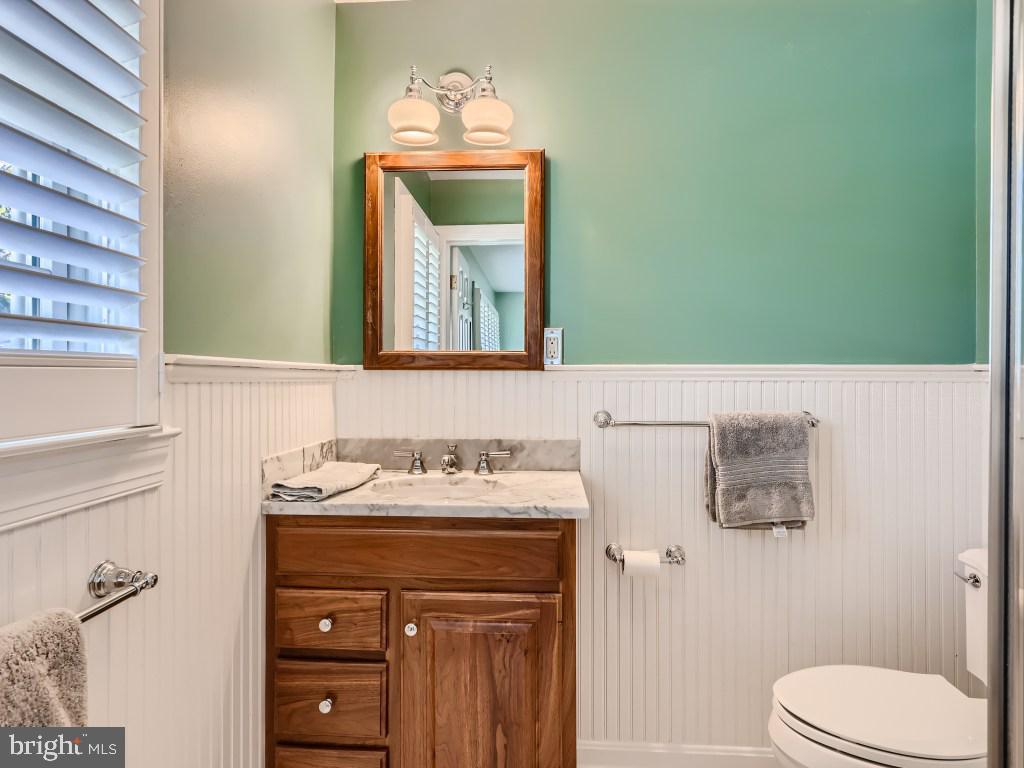 6120 Haddon Hall Road Baltimore, MD 21212 - Photo 15 of 34 Primary Bath