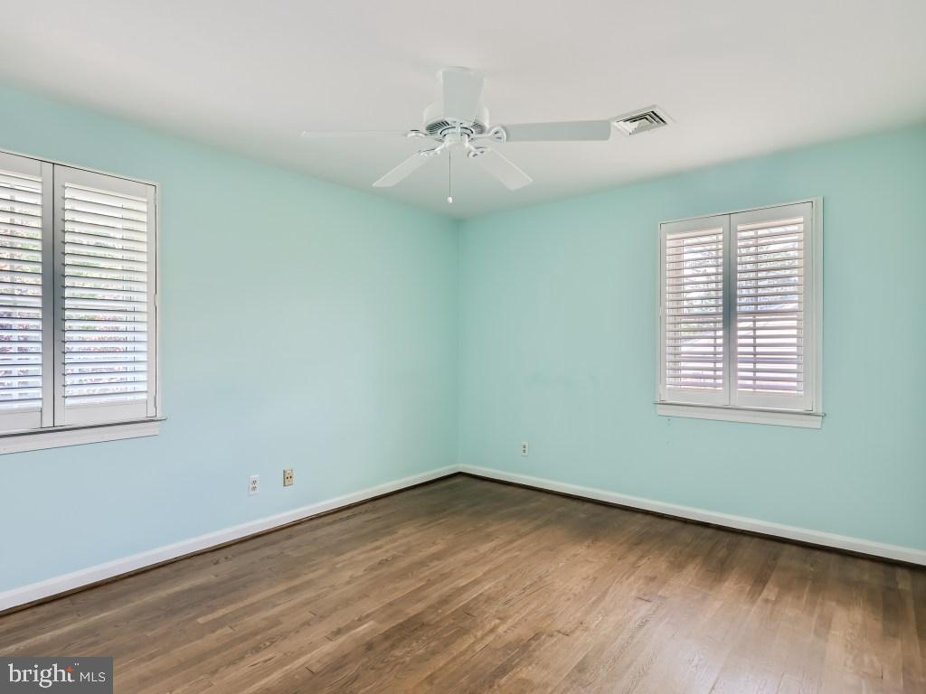 6120 Haddon Hall Road Baltimore, MD 21212 - Photo 17 of 34 Additional bedroom upstairs