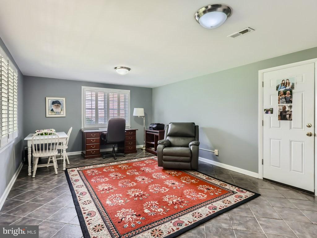 6120 Haddon Hall Road Baltimore, MD 21212 - Photo 24 of 34 Additional family room space, office or bedroom!