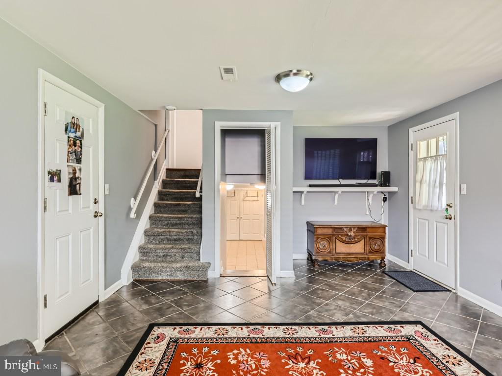 6120 Haddon Hall Road Baltimore, MD 21212 - Photo 25 of 34 Garage access, basement and rear yard access