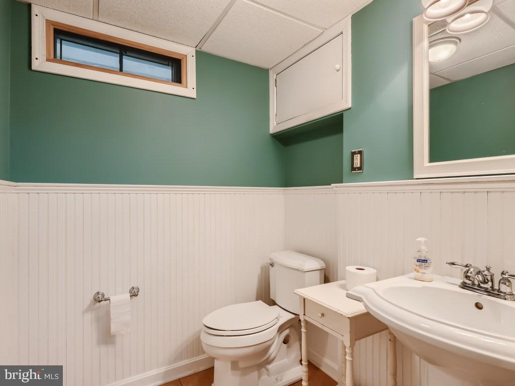 6120 Haddon Hall Road Baltimore, MD 21212 - Photo 26 of 34 Half bath in basement