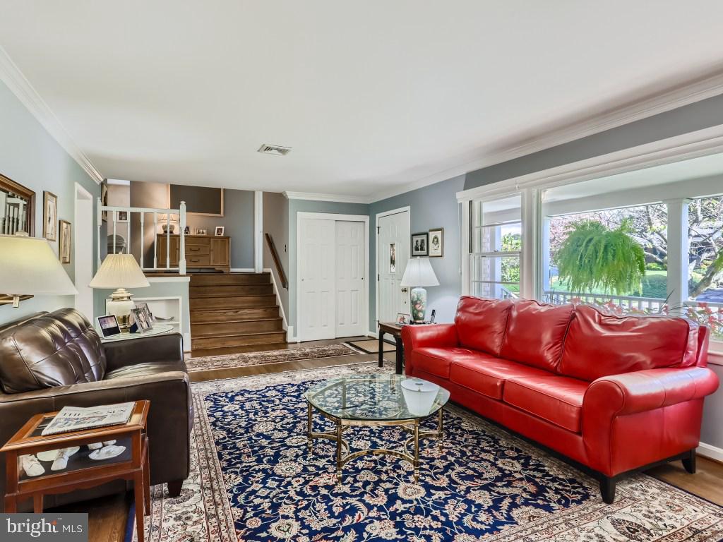 6120 Haddon Hall Road Baltimore, MD 21212 - Photo 6 of 34 Family room