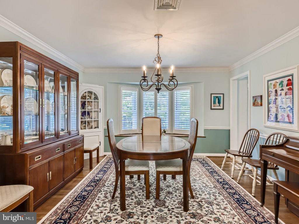 6120 Haddon Hall Road Baltimore, MD 21212 - Photo 9 of 34 Dining room with view of back yard