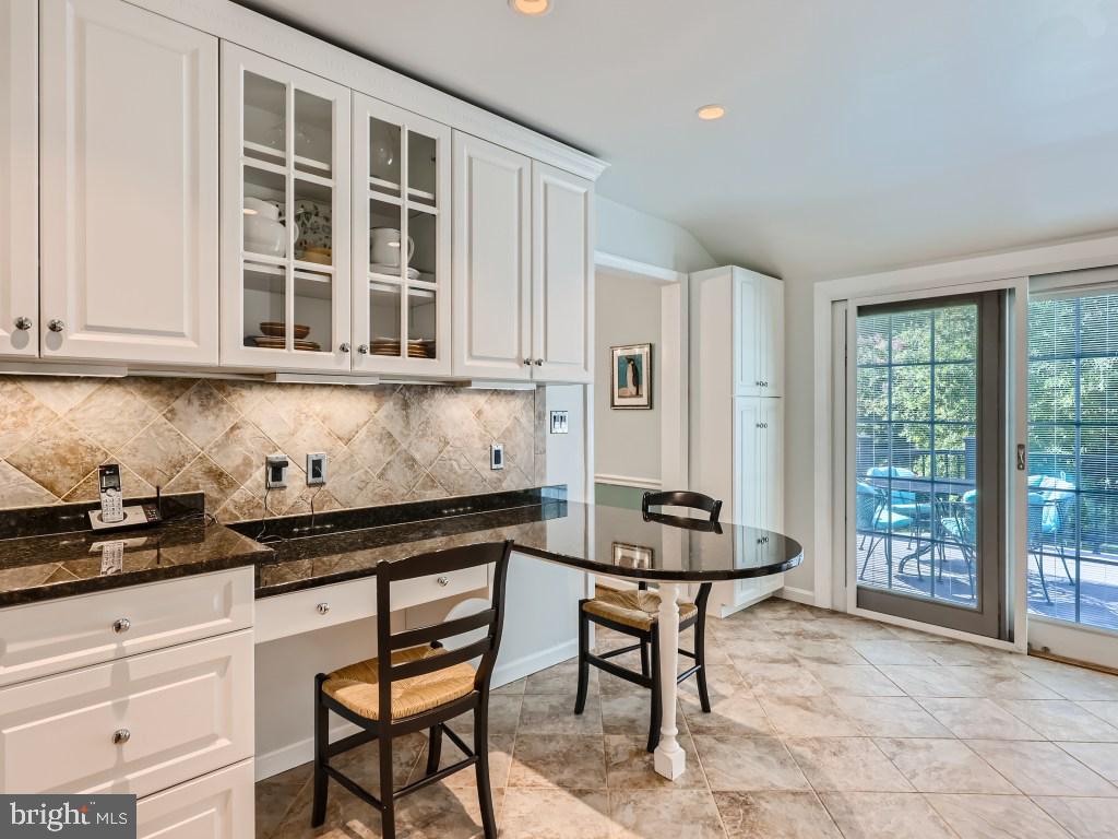 6120 Haddon Hall Road Baltimore, MD 21212 - Photo 10 of 34 Sleek modern kitchen