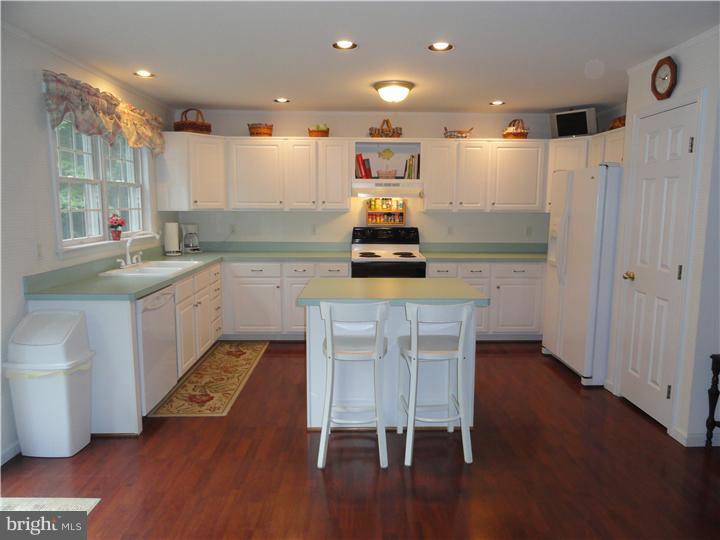 64 Overlook Road Morgantown, PA 19543 - Photo 10 of 25 Kitchen