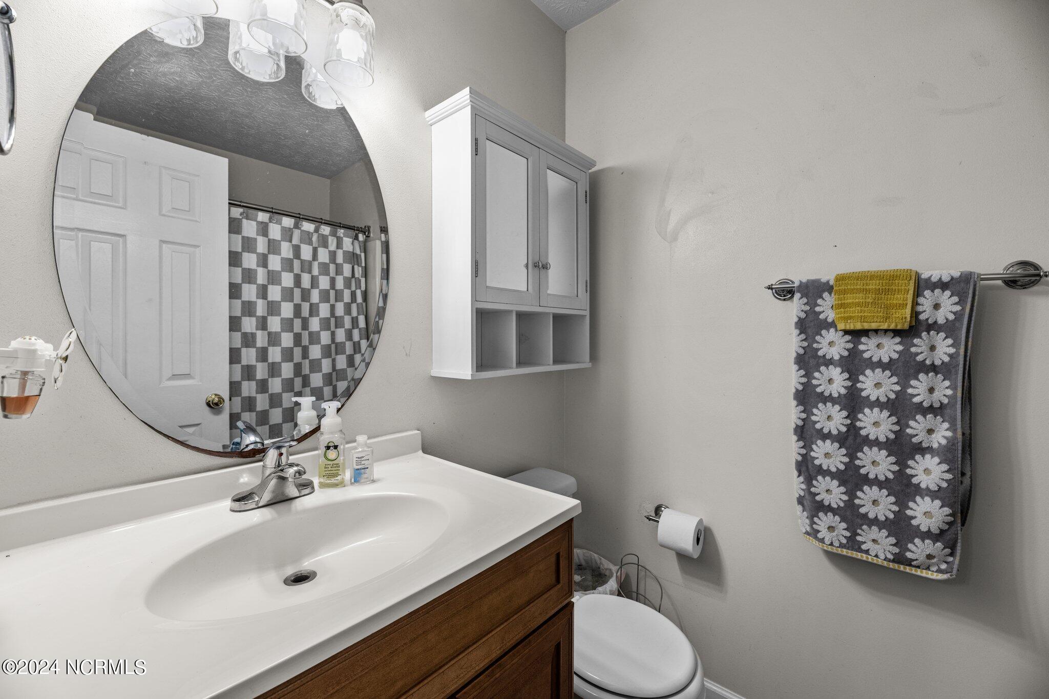 513 West Grantham Road New Bern, NC 28562 - Photo 14 of 24 Principal Bath