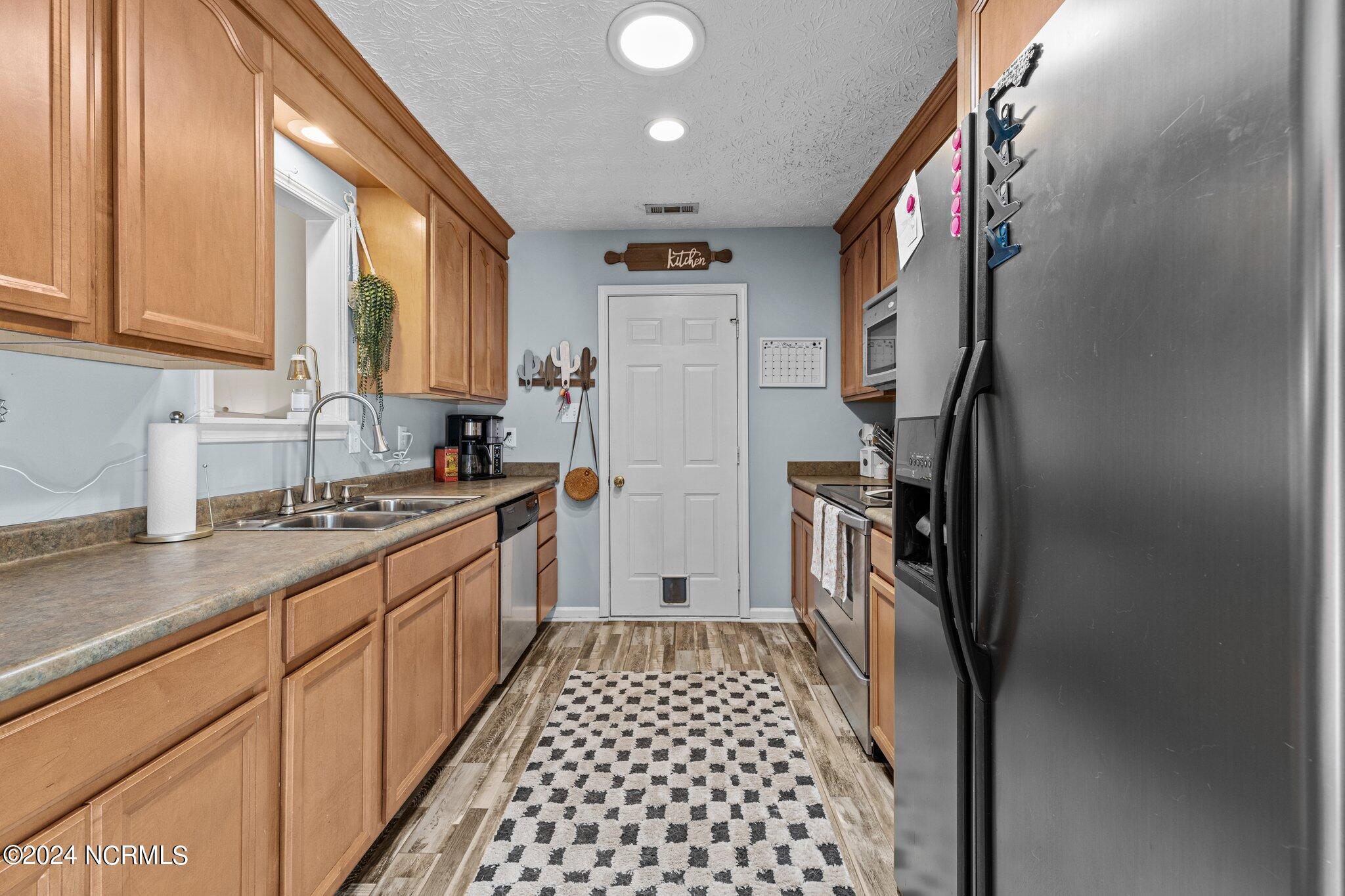 513 West Grantham Road New Bern, NC 28562 - Photo 8 of 24 Kitchen 1