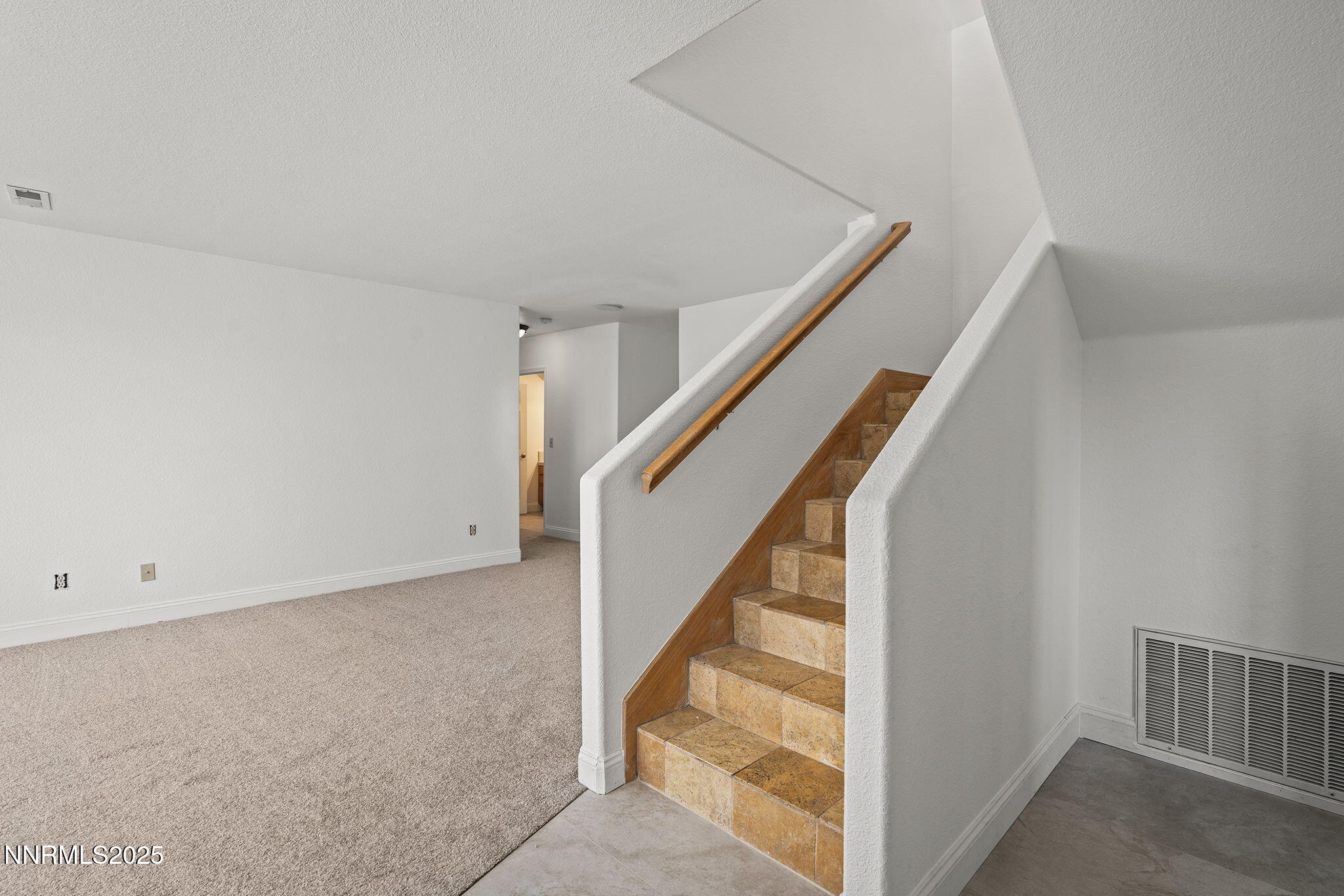5525 Point View Way Sparks, NV 89431 - Photo 10 of 53 10-web-or-mls-_DSC2119
