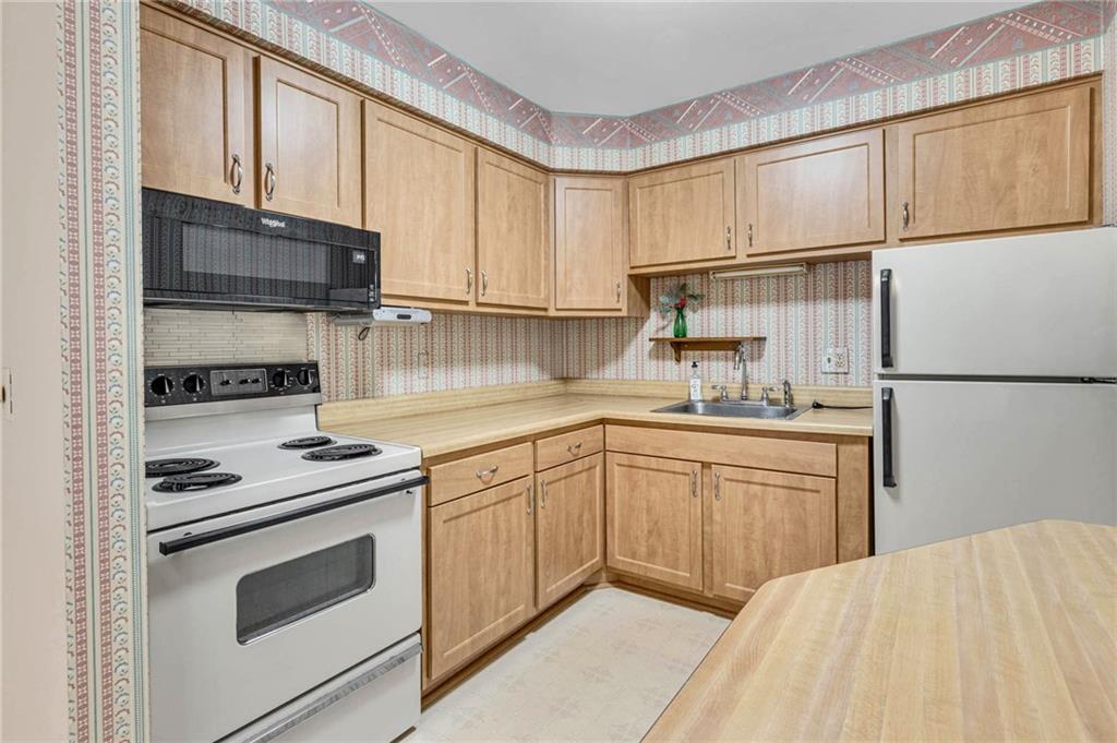 65 Darlington Road, Unit B33 Beaver Falls, PA 15010 - Photo 8 of 17 Gallery Image 8