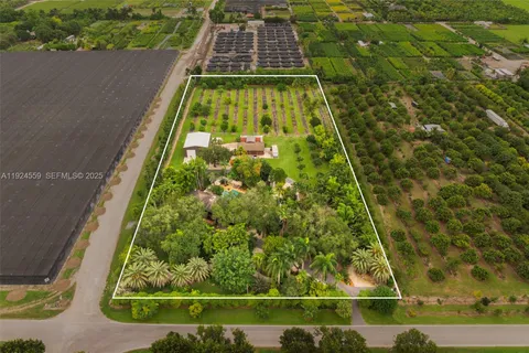 $3,250,000 | 21675 Southwest 232nd Street, Miami, FL 33170