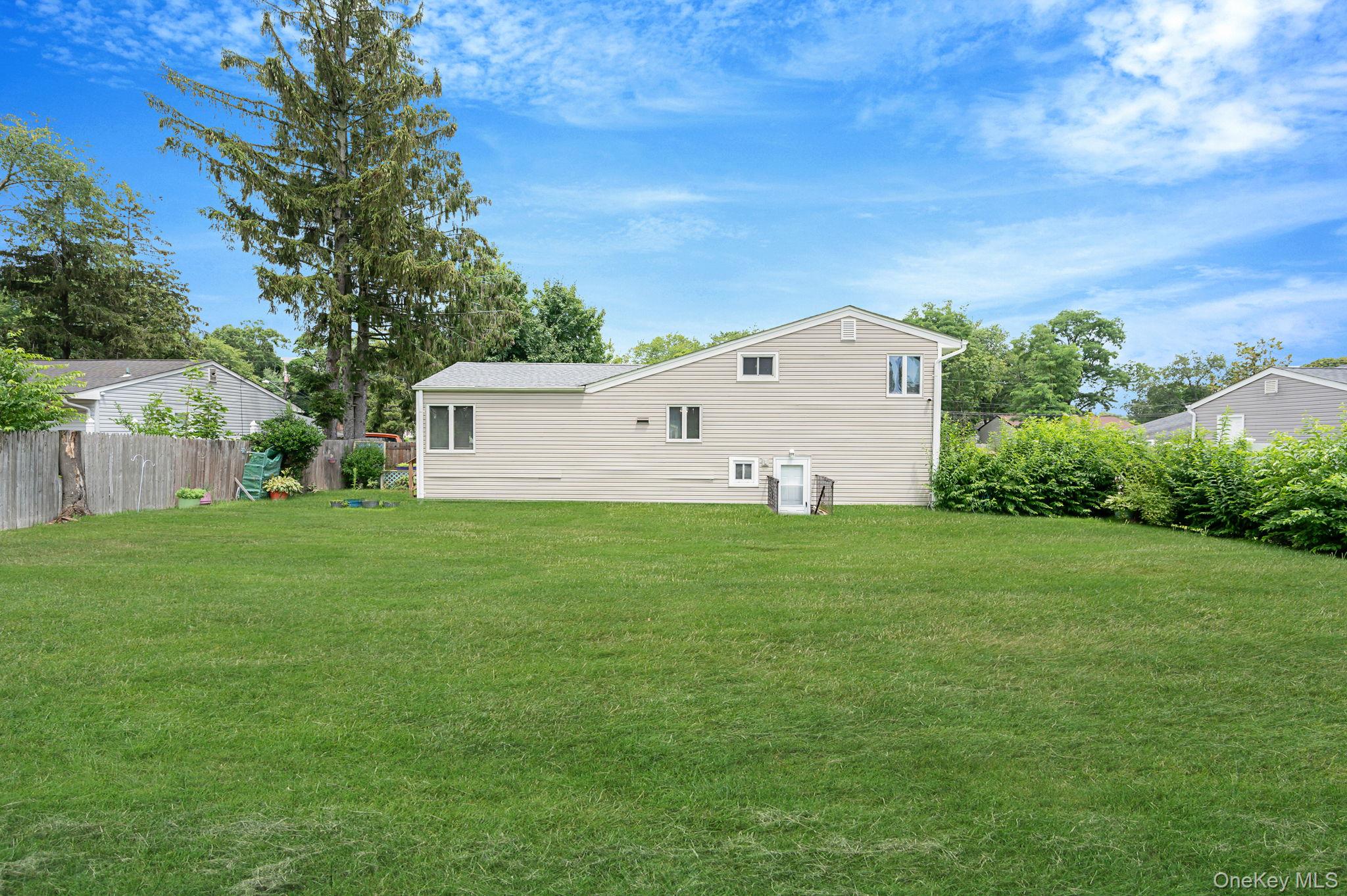 10 Laurie Road Brentwood, NY 11717 - Photo 27 of 29 Back of property