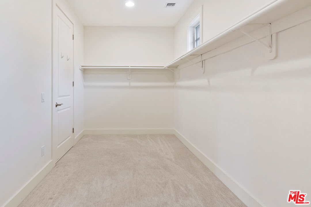 23550 Valley View Road Calabasas, CA 91302 - Photo 14 of 26 a view of an empty room