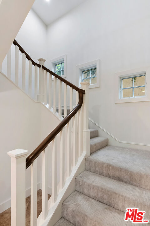 23550 Valley View Road Calabasas, CA 91302 - Photo 10 of 26 a view of entryway