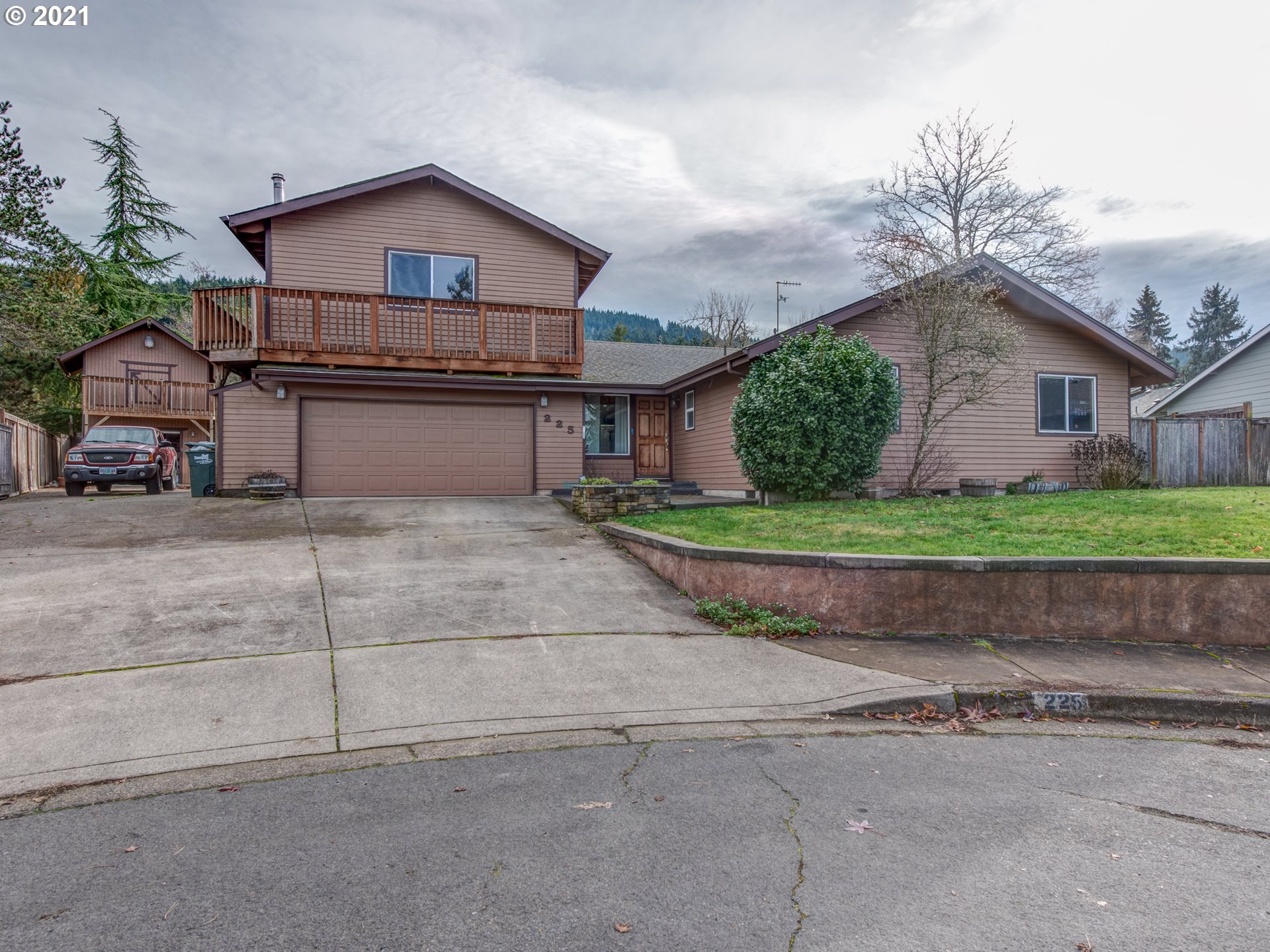 225 South 72nd Street Springfield, OR 97478 - Photo 2 of 31 Gallery Image 2