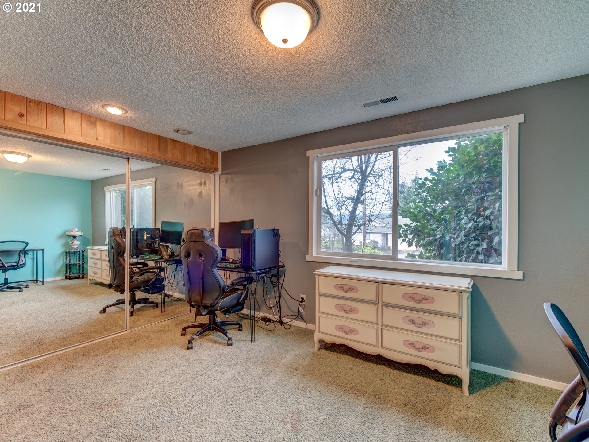 225 South 72nd Street Springfield, OR 97478 - Photo 14 of 31 Gallery Image 14