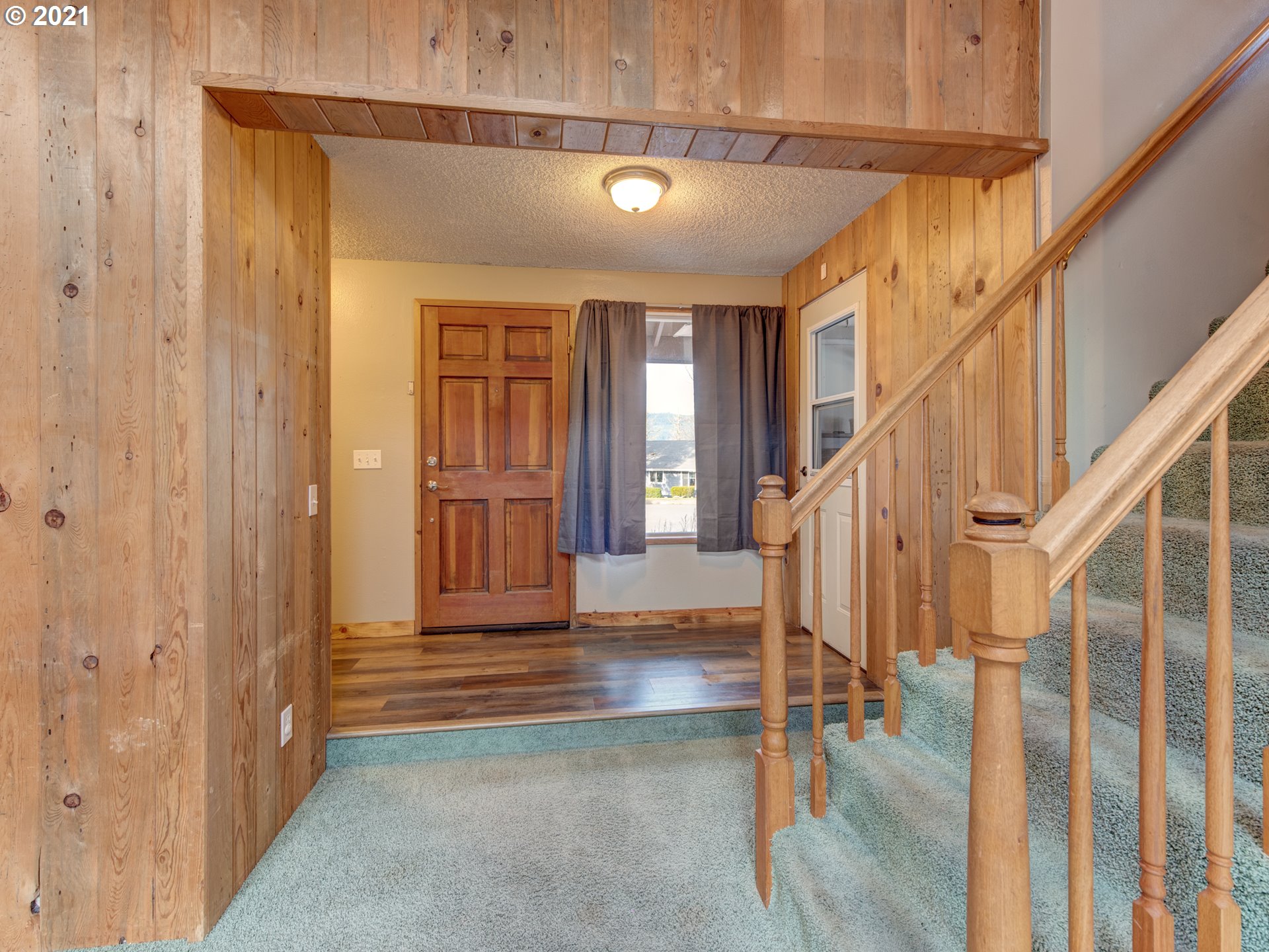 225 South 72nd Street Springfield, OR 97478 - Photo 3 of 31 Gallery Image 3