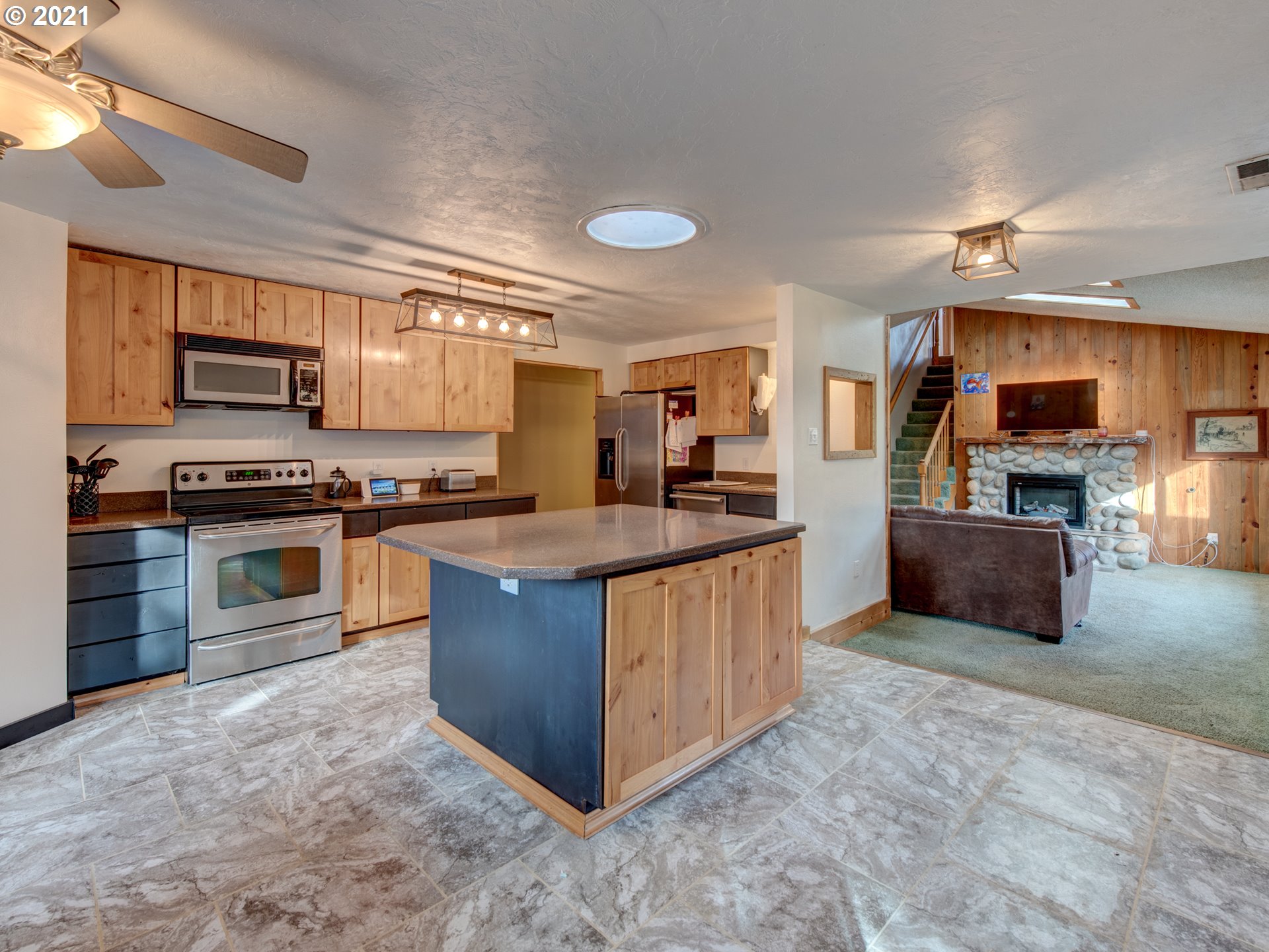 225 South 72nd Street Springfield, OR 97478 - Photo 8 of 31 Gallery Image 8