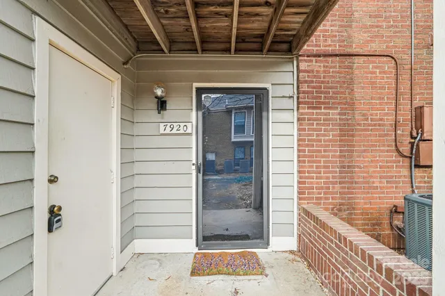 $260,000 | 7920 Greenside Court, Charlotte, NC 28277