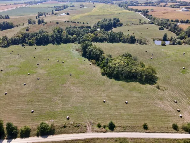 $240,000 | Southeast 75th Avenue, Laredo, MO 64652