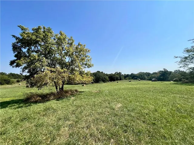 $240,000 | Southeast 75th Avenue, Laredo, MO 64652