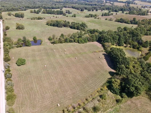 $240,000 | Southeast 75th Avenue, Laredo, MO 64652