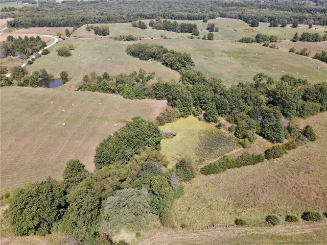 $240,000 | Southeast 75th Avenue, Laredo, MO 64652