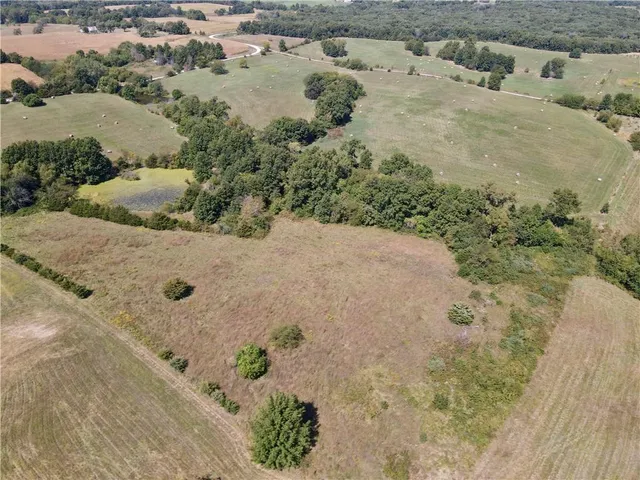 $240,000 | Southeast 75th Avenue, Laredo, MO 64652